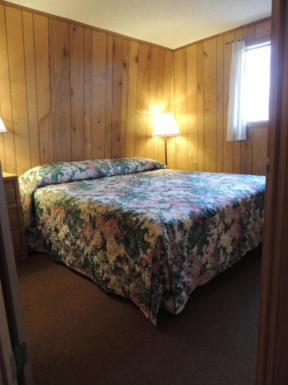 Tribesman Resort Branson Room photo