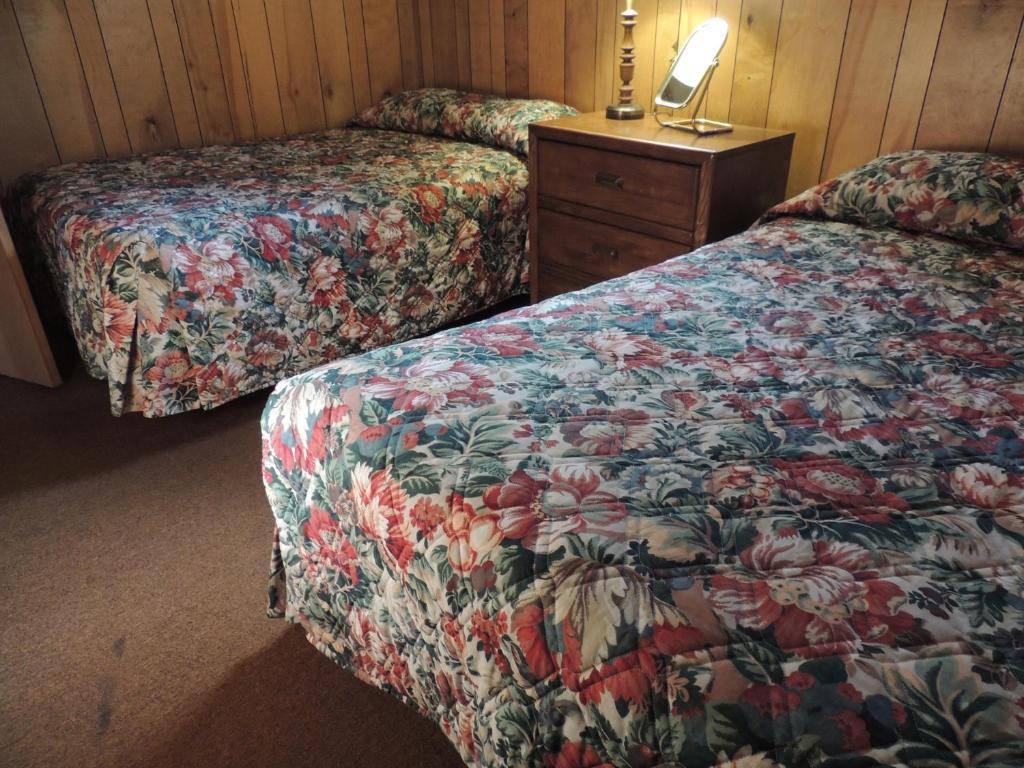 Tribesman Resort Branson Room photo