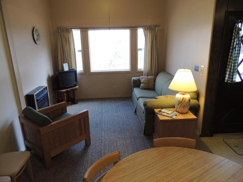 Tribesman Resort Branson Room photo